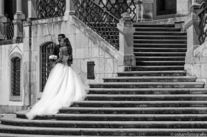straatfotografie bruidspaar universiteit Coimbra, Portugal