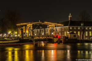 nachtfotografie magere brug in amsterdam        